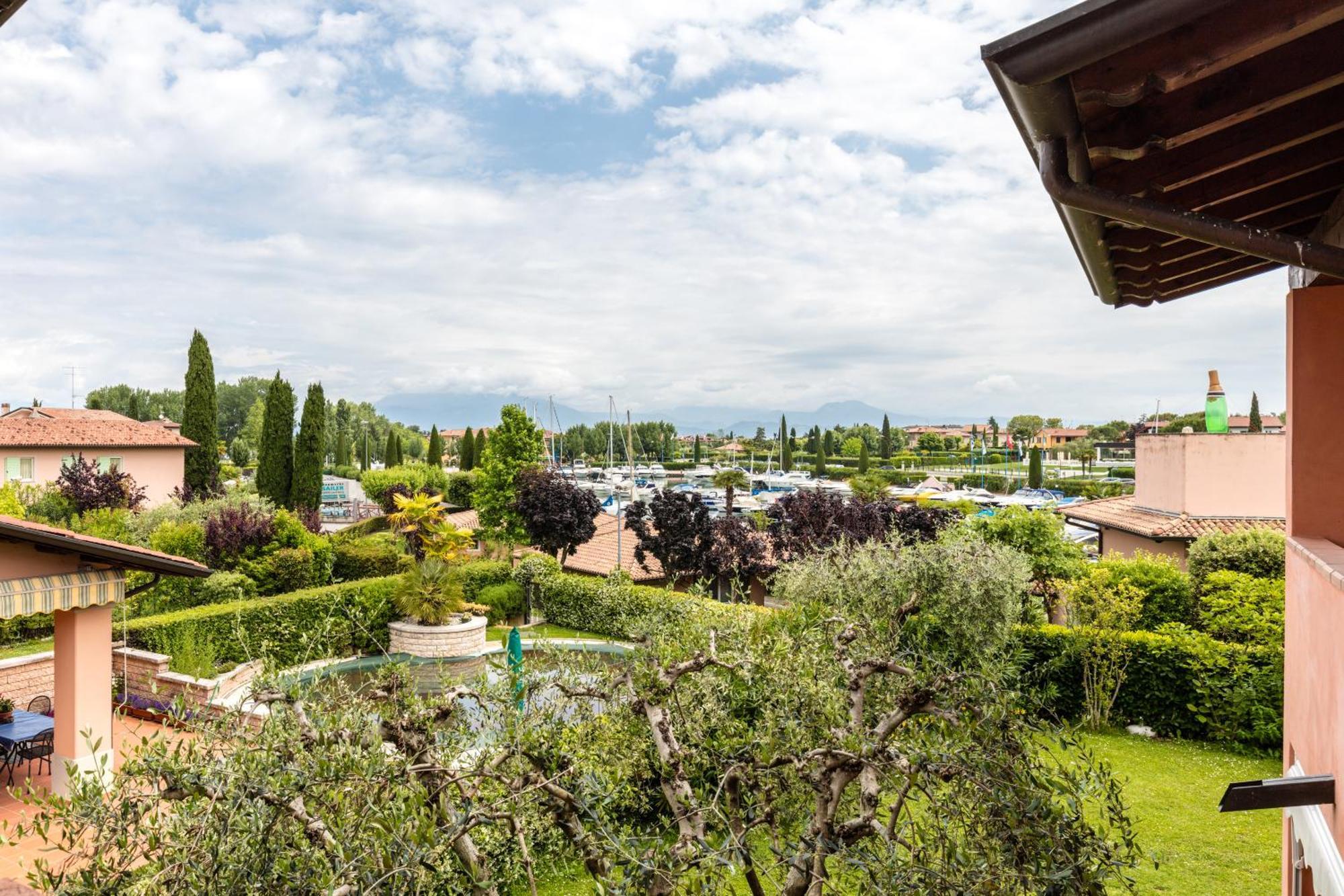 Bellasirmione Holiday Apartments Екстер'єр фото